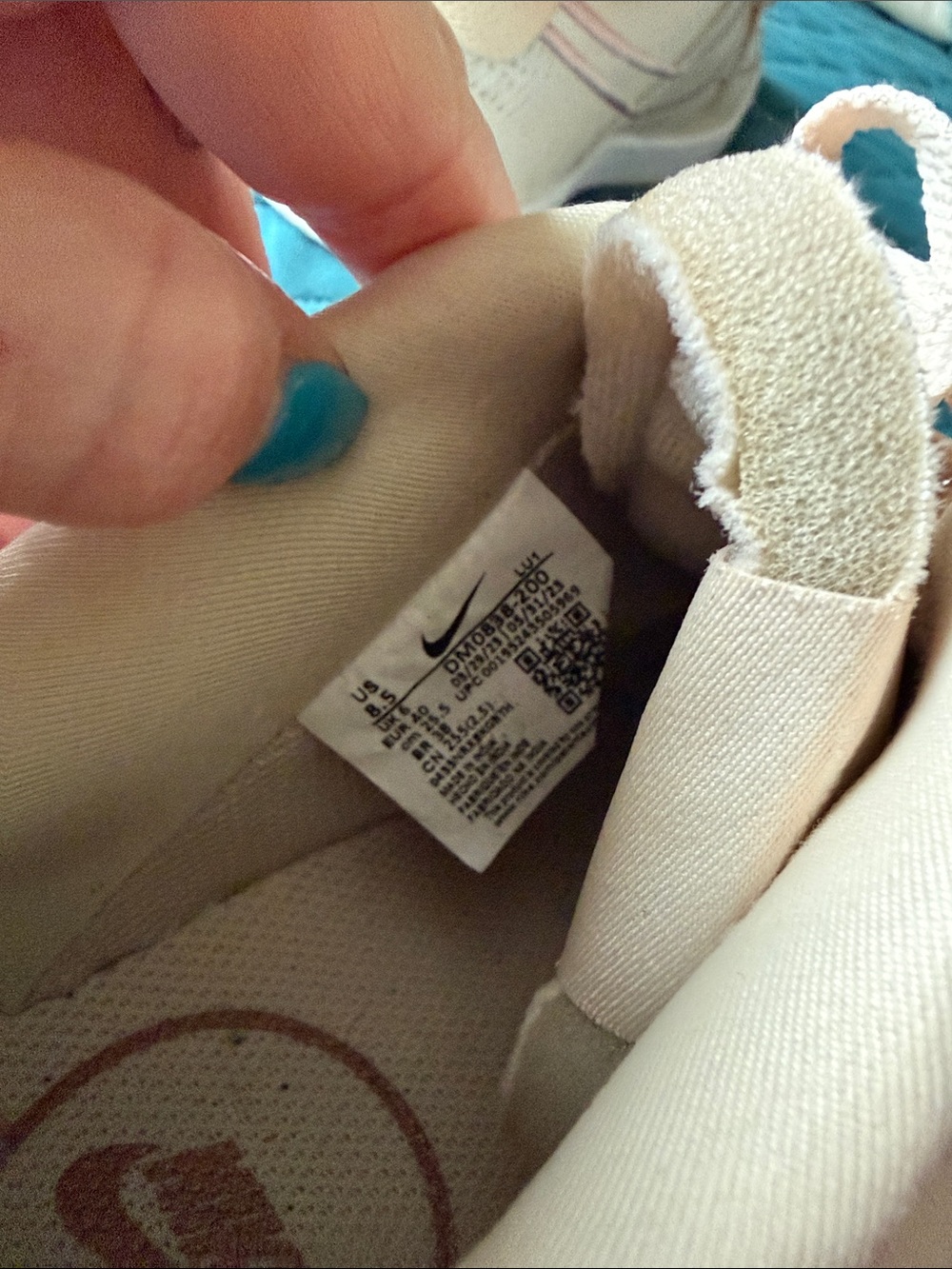 Nike Sneakers - Picture 4 of 5
